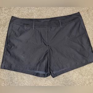 Women’s Nike Dri-Fit Golf Shorts